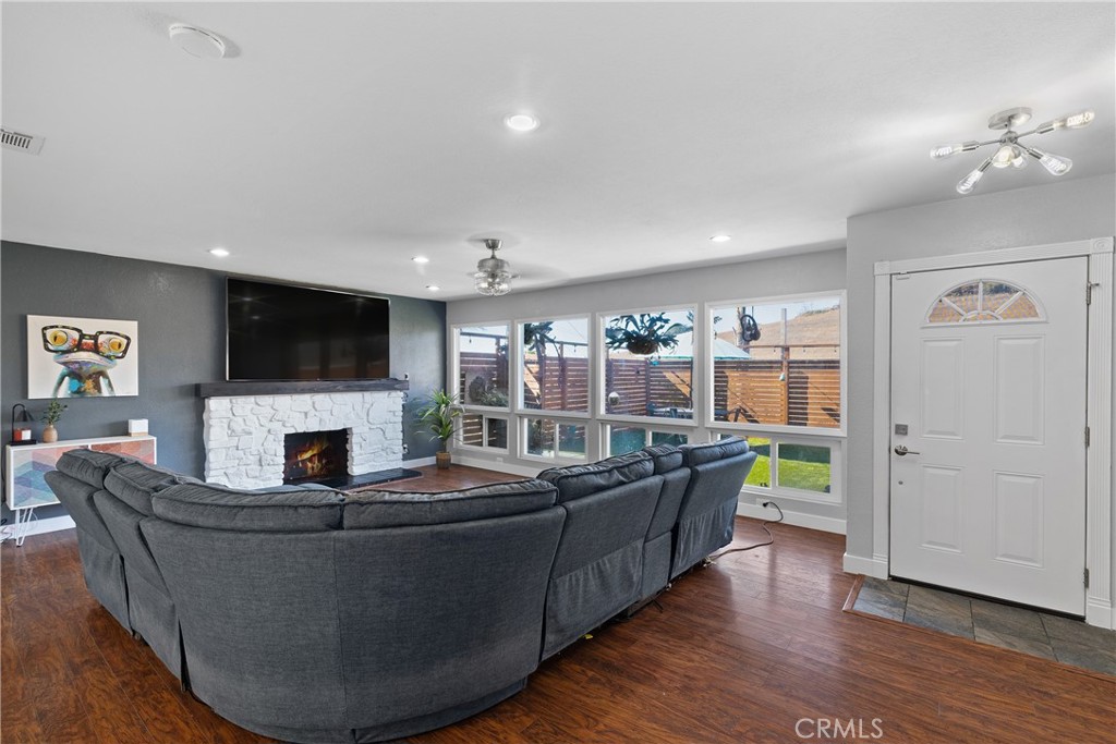 254 Lobelia Drive