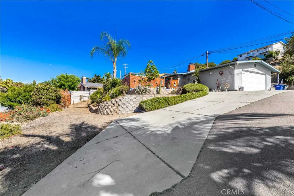254 Lobelia Drive
