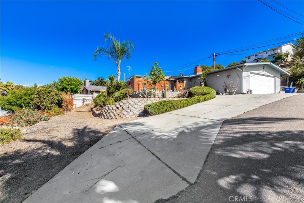 254 Lobelia Drive