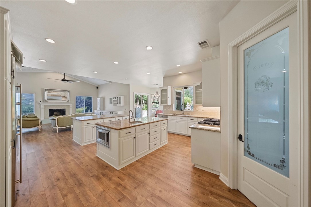 42779 Via Bolero Road