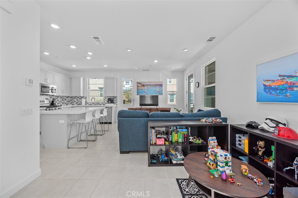 1229 Sunrise View 101