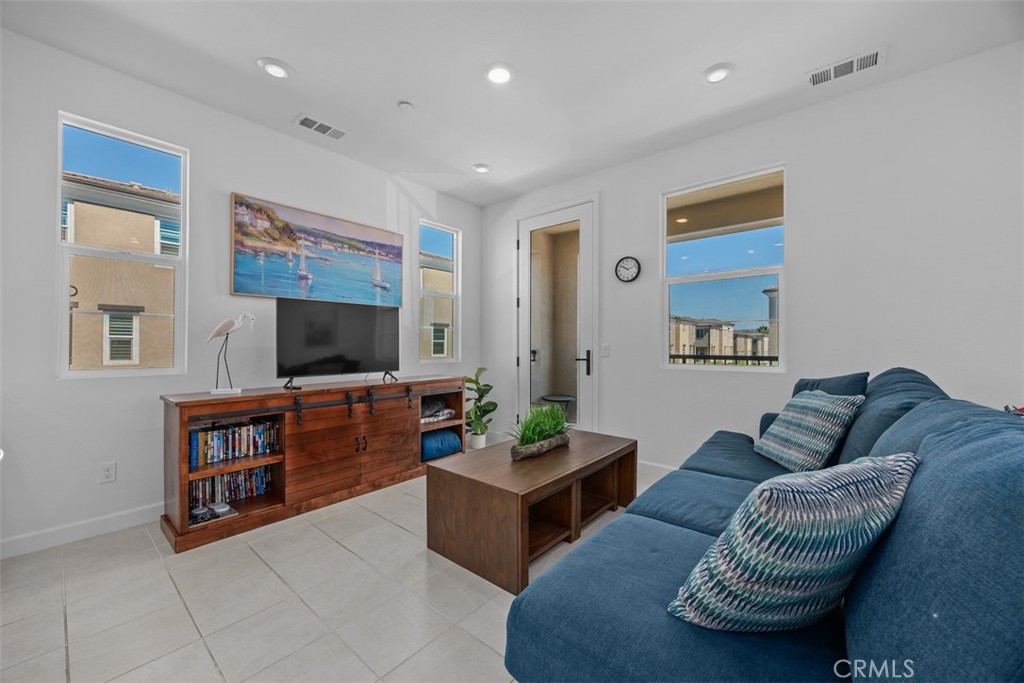 1229 Sunrise View 101