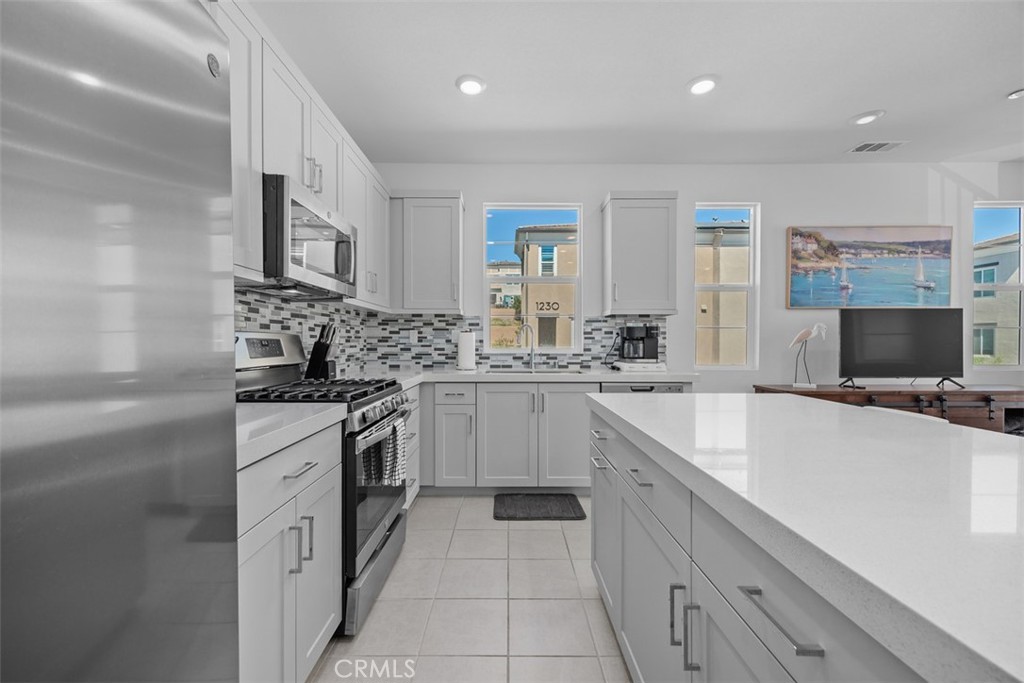 1229 Sunrise View 101