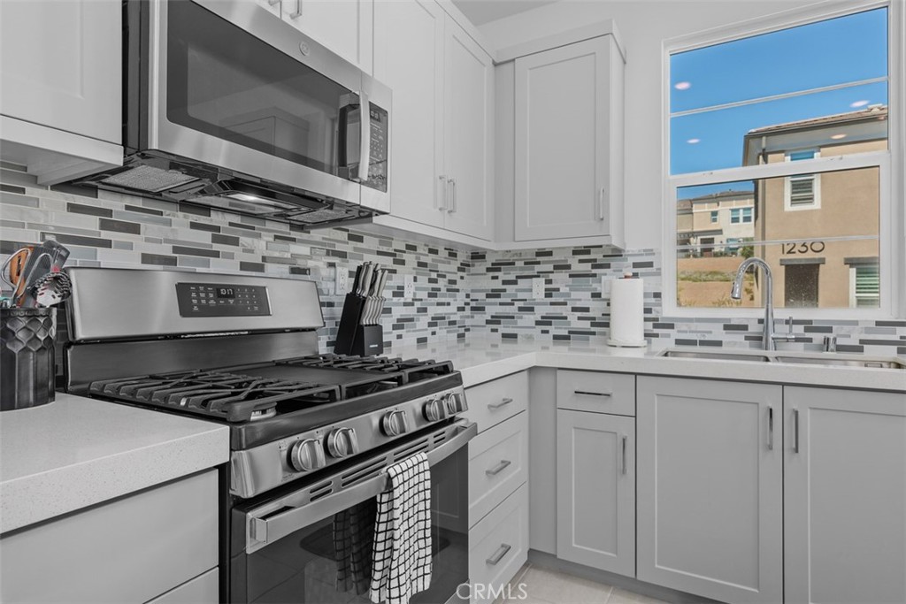 1229 Sunrise View 101