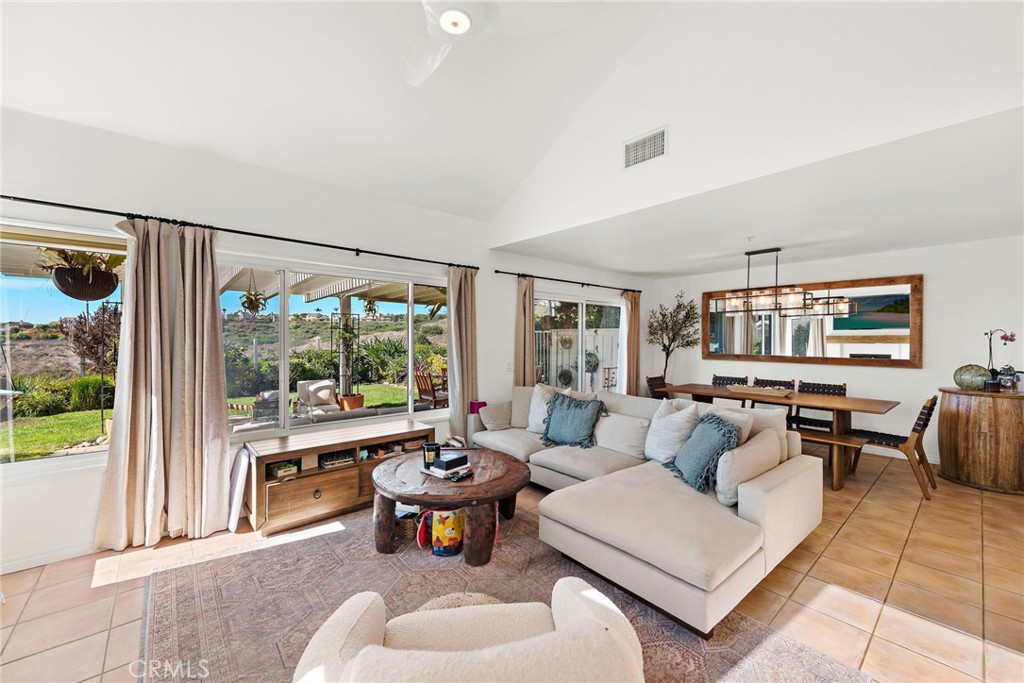 2415 Camino Bucanero 17