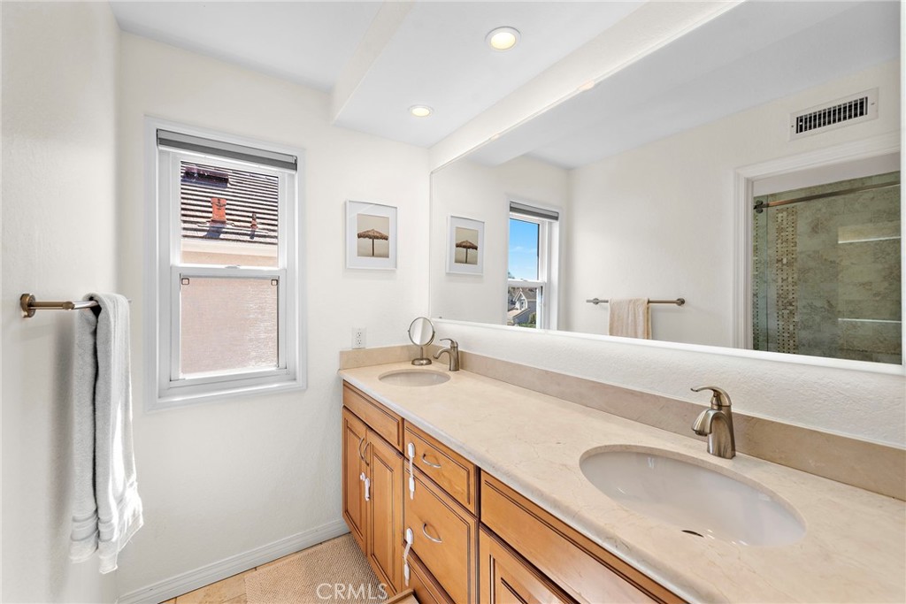 2415 Camino Bucanero 17