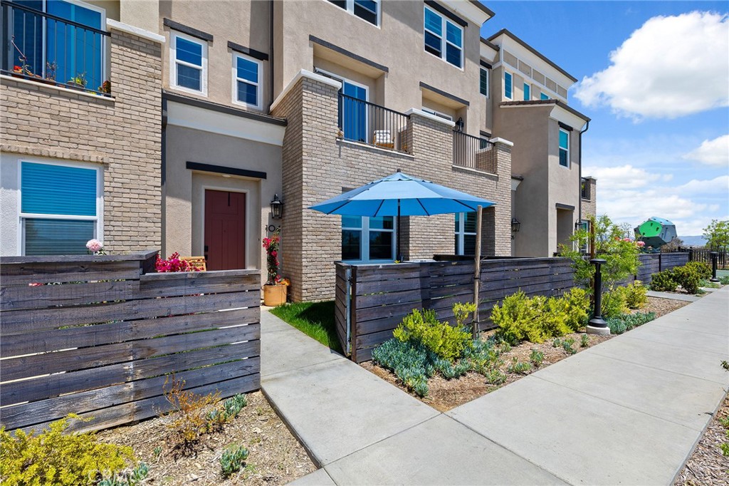 1219 Sunrise View 104