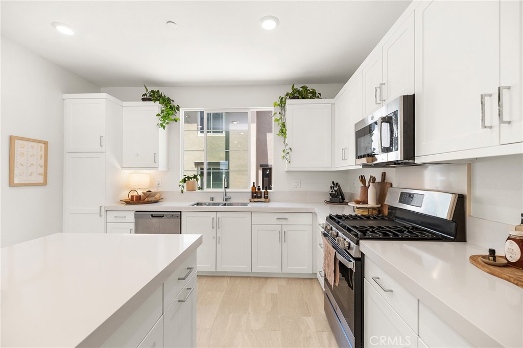 1219 Sunrise View 104