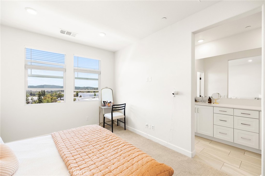 1219 Sunrise View 104