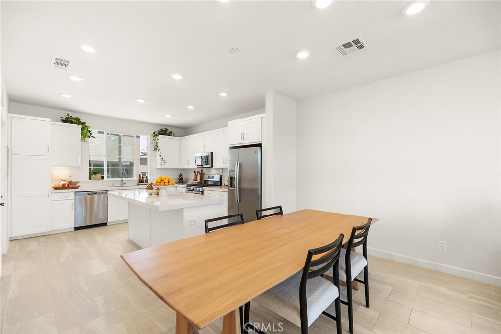 1219 Sunrise View 104