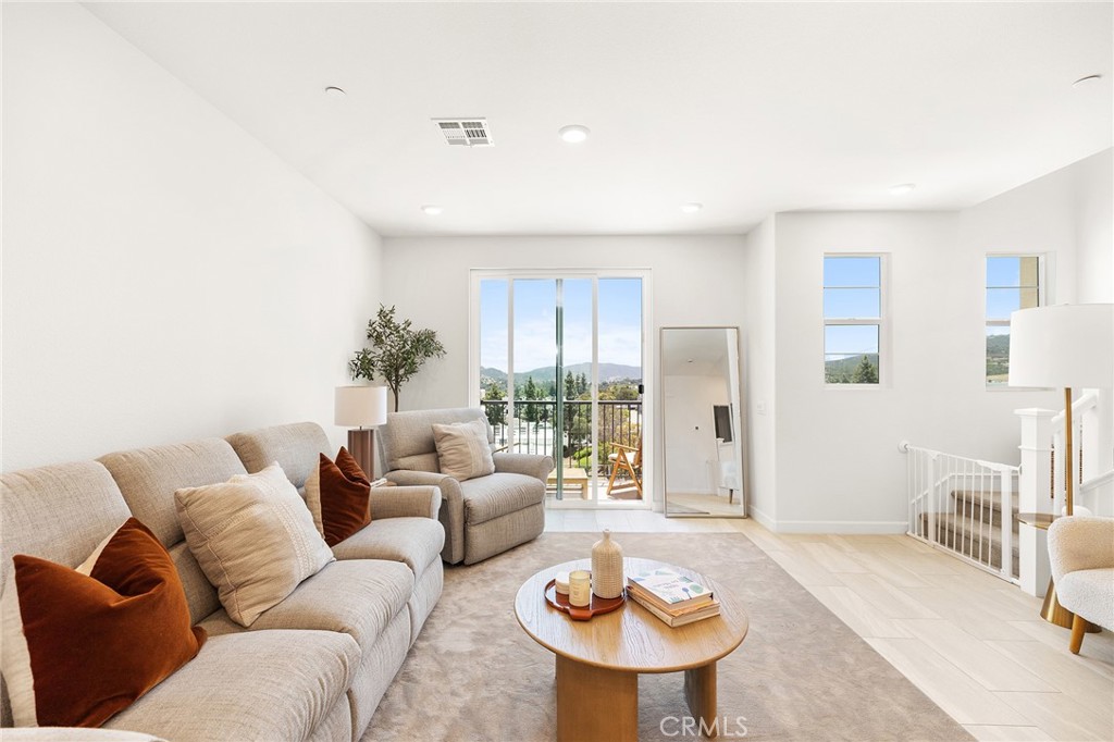 1219 Sunrise View 104