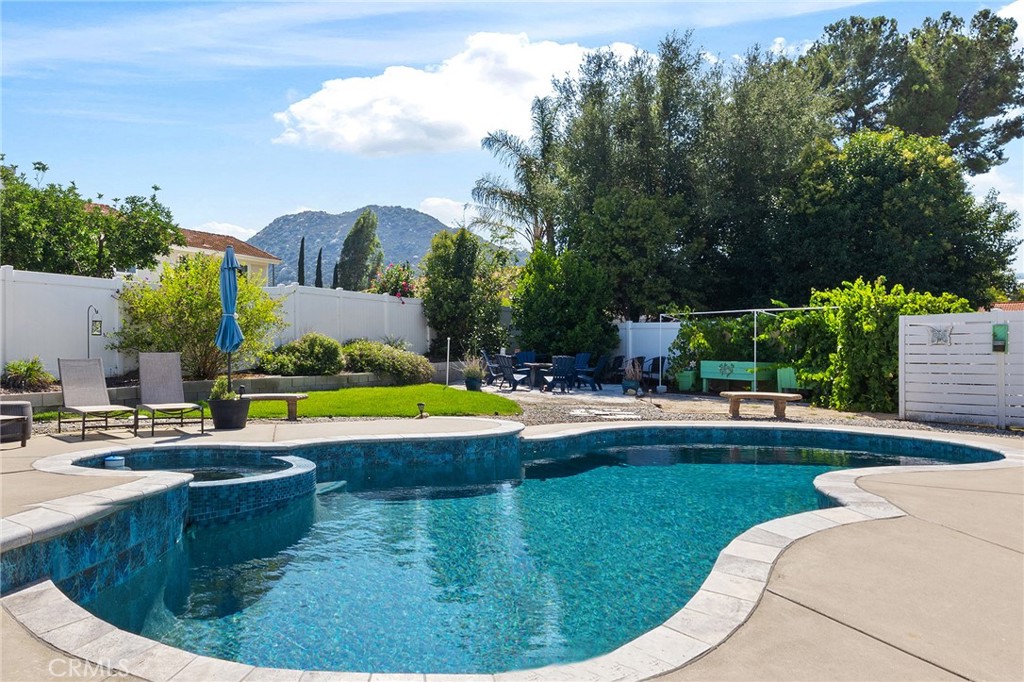 45383 Silverado Lane