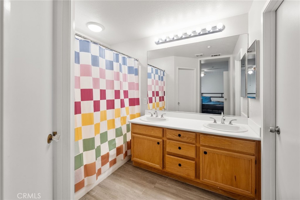 39224 Anchor Bay C