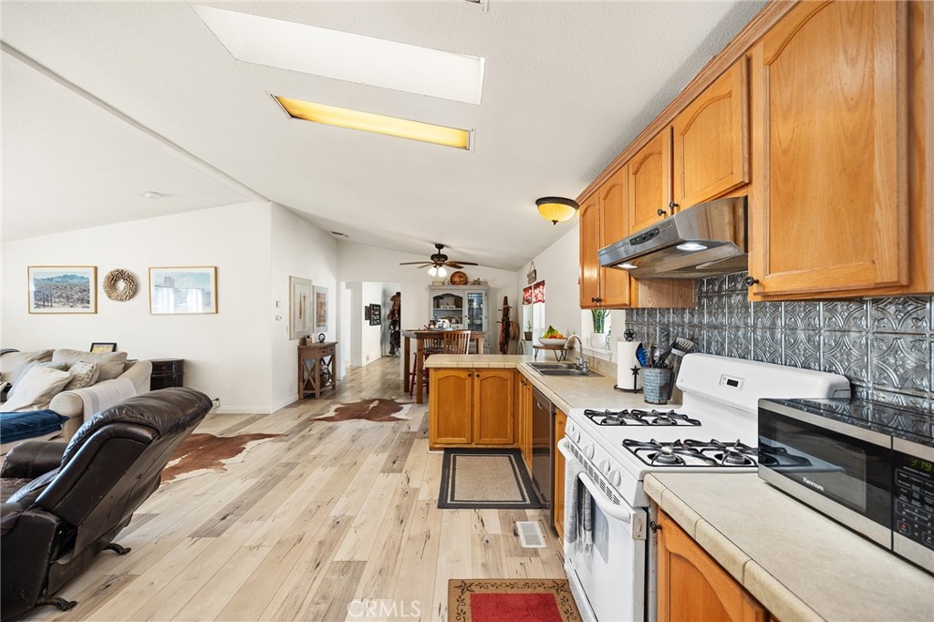 31250 Loretta Ave.