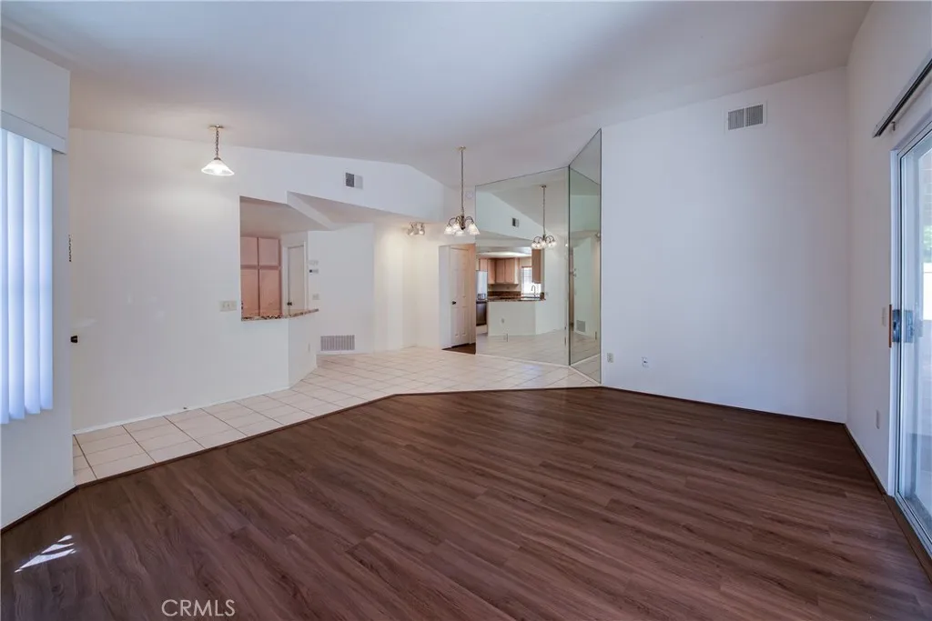 28276 Calle Lustrosos