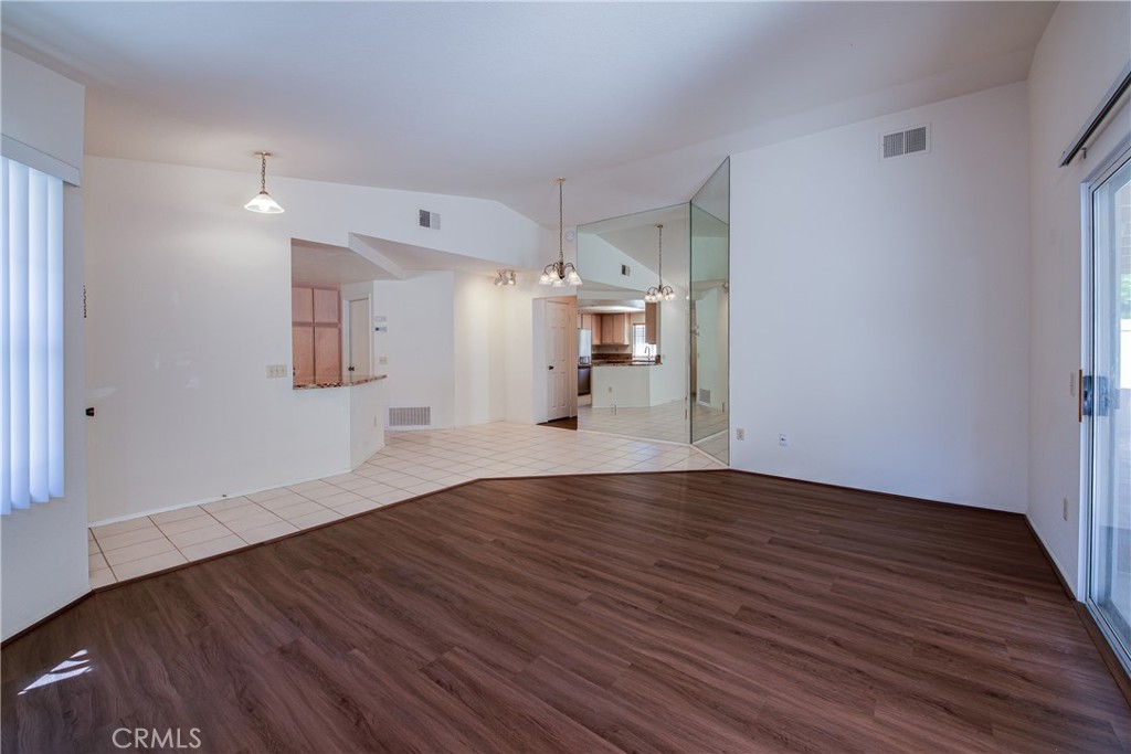 28276 Calle Lustrosos