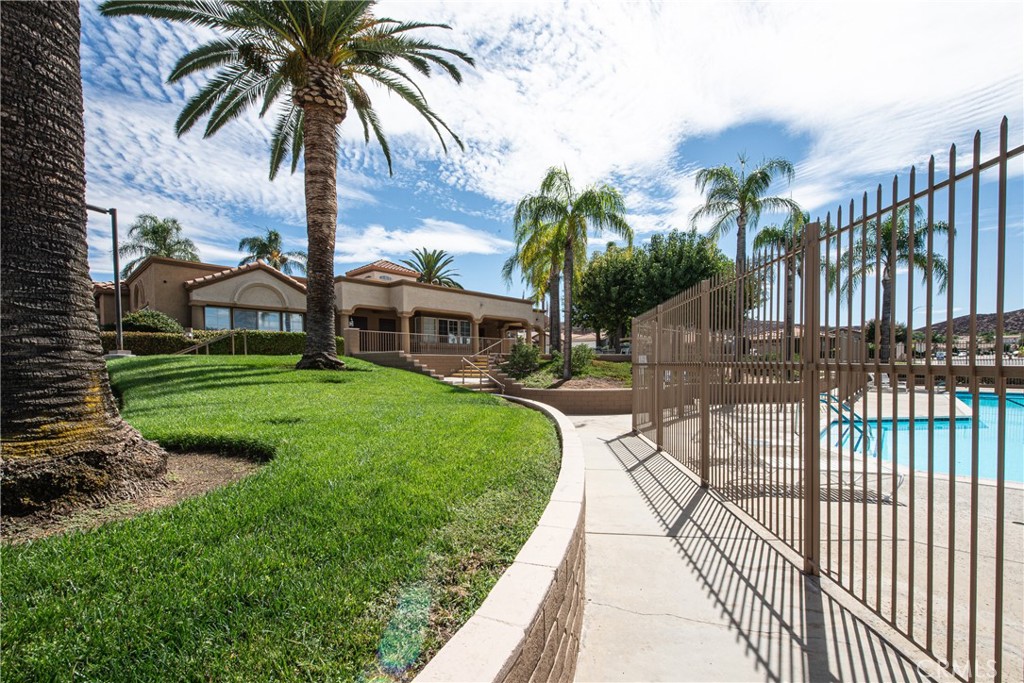 28276 Calle Lustrosos