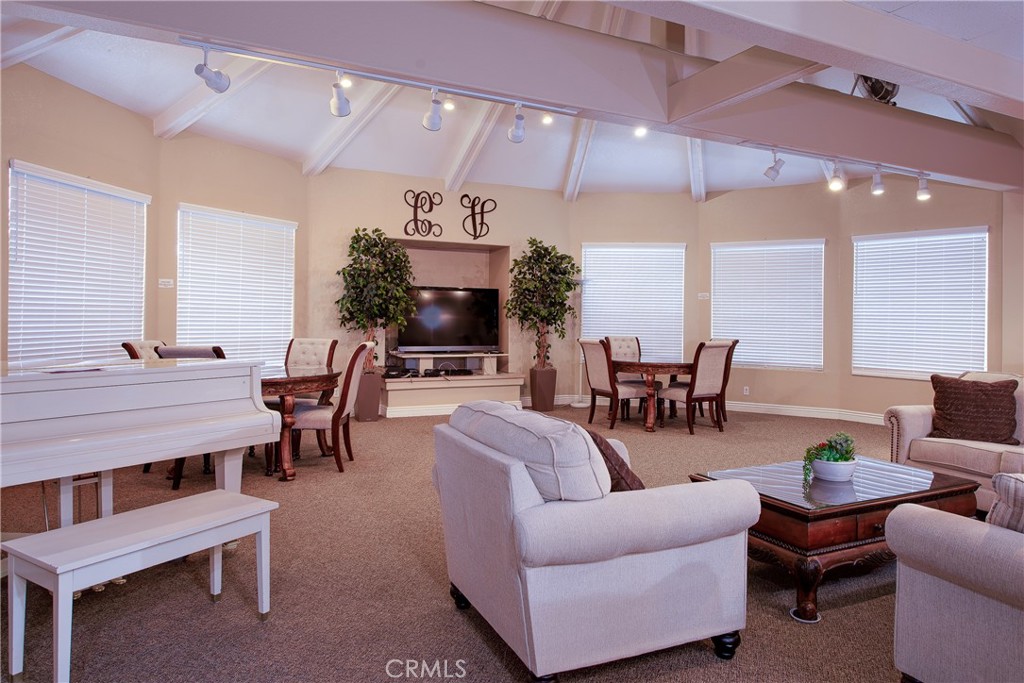 28276 Calle Lustrosos