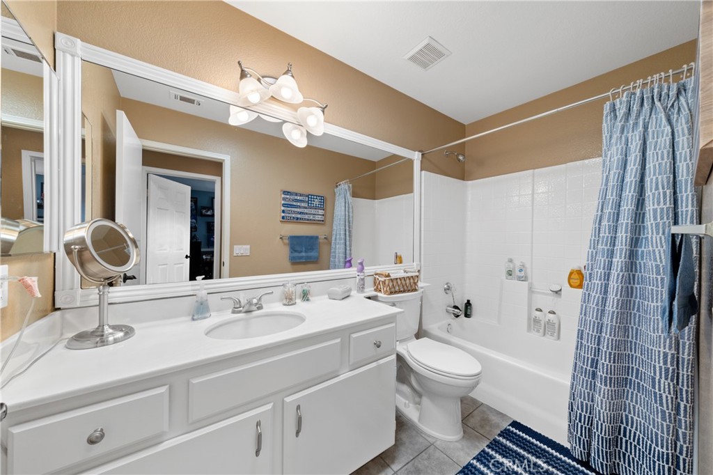 32240 Camino Herencia