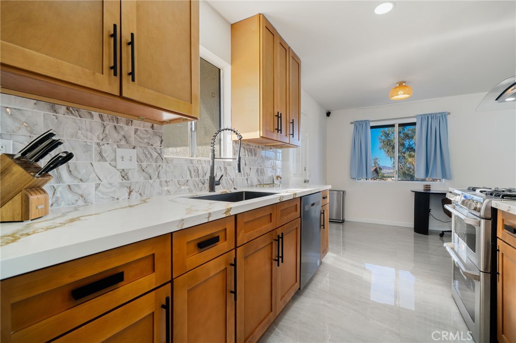 73973 Playa Vista