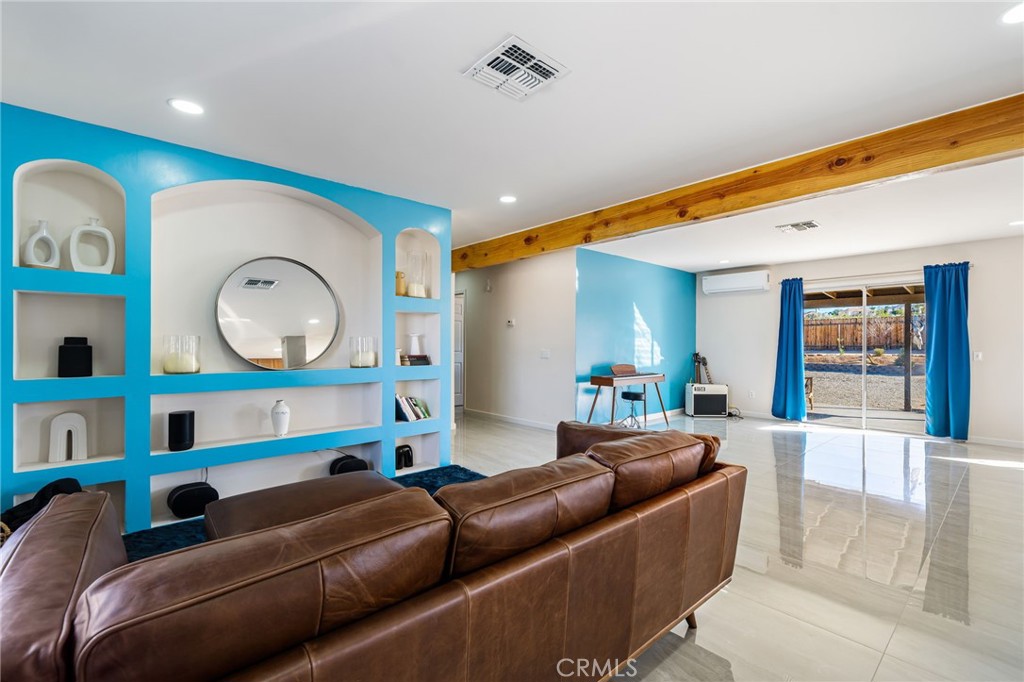 73973 Playa Vista