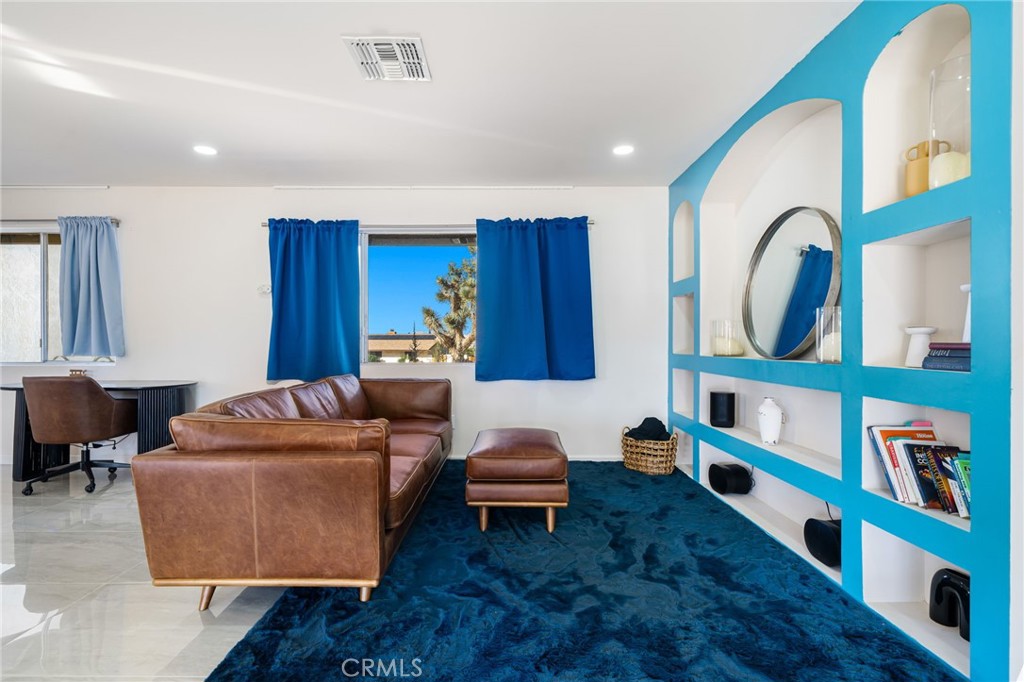 73973 Playa Vista