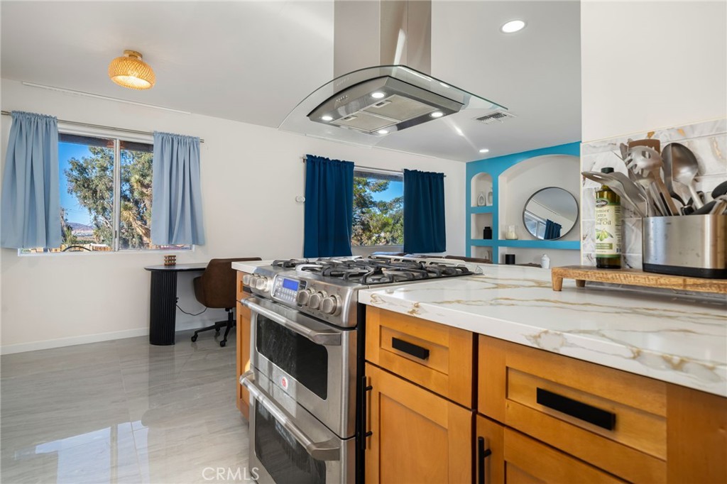 73973 Playa Vista