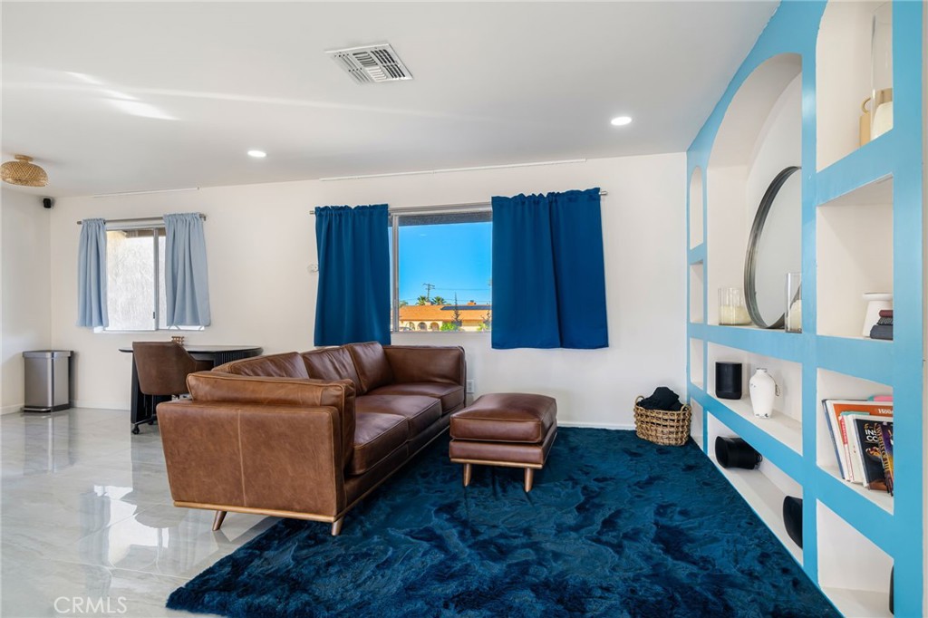 73973 Playa Vista