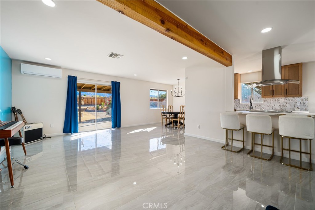 73973 Playa Vista