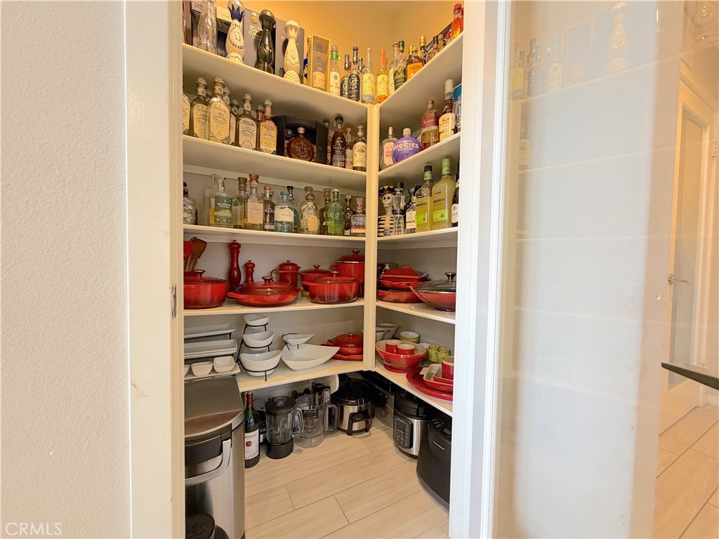 1540 W Artesia Square