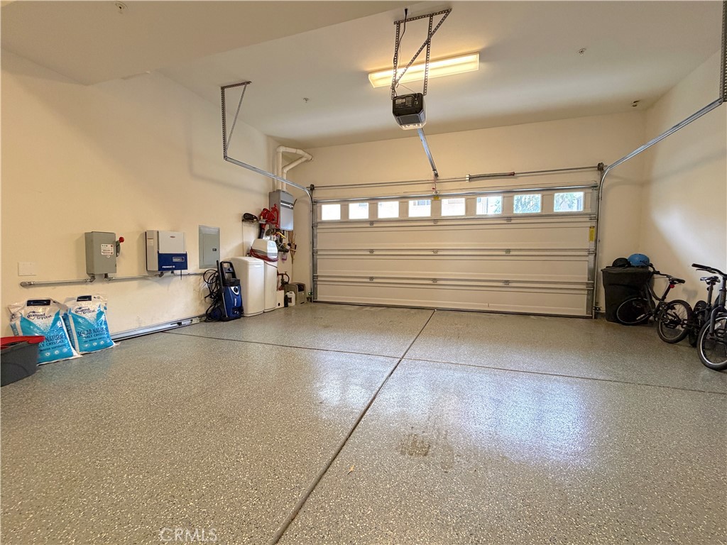 1540 W Artesia Square