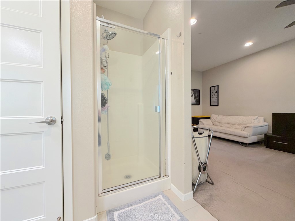 1540 W Artesia Square