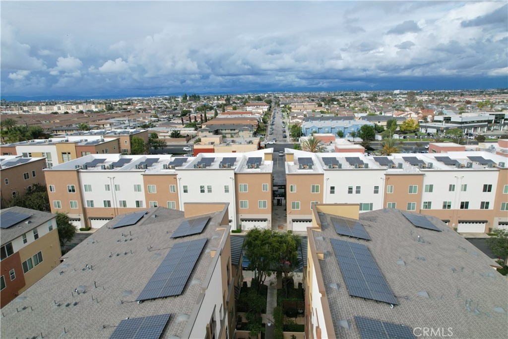 1540 W Artesia Square