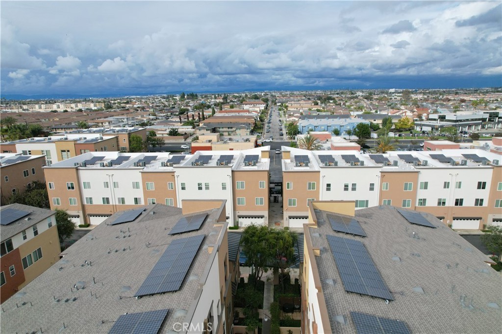 1540 W Artesia Square