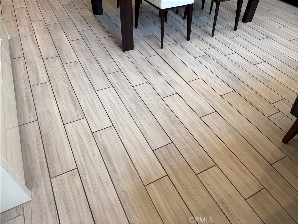 1540 W Artesia Square