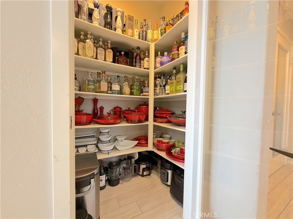 1540 W Artesia Square