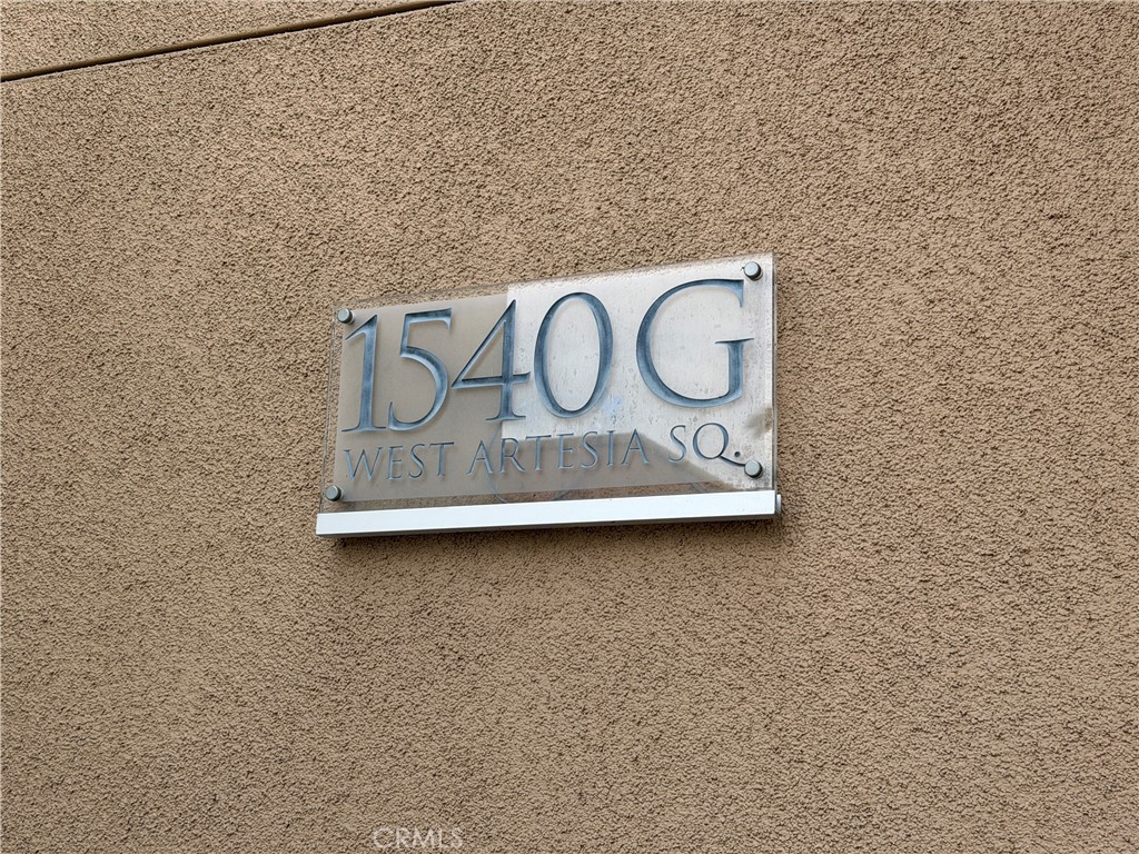 1540 W Artesia Square