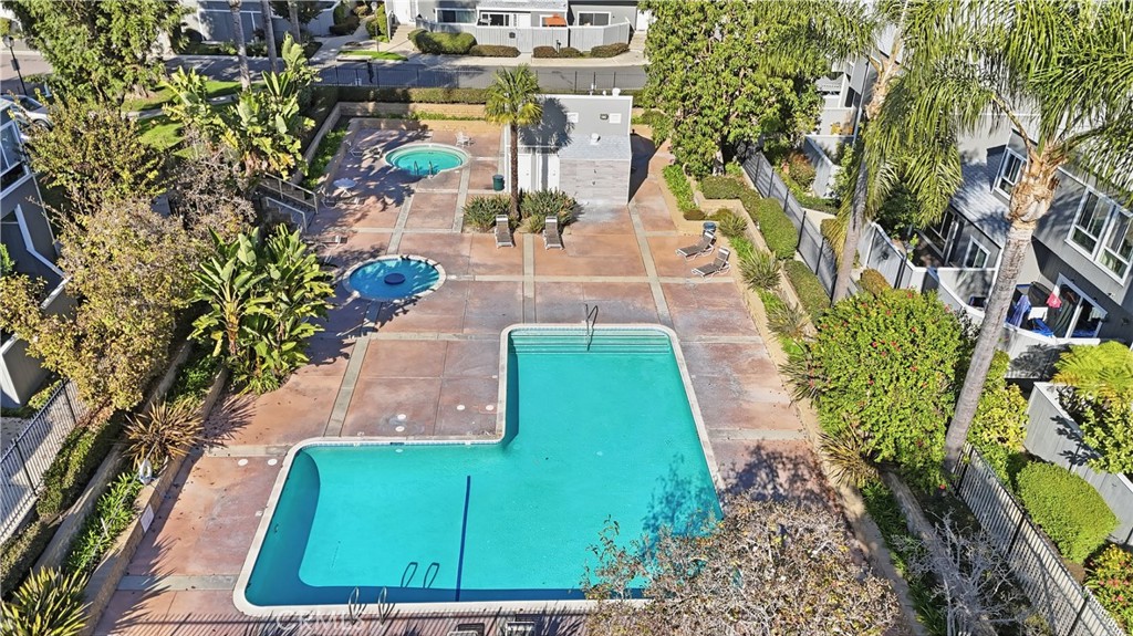 2911 S Fairview Street C