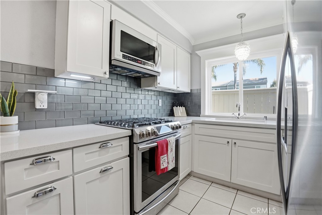 2911 S Fairview Street C