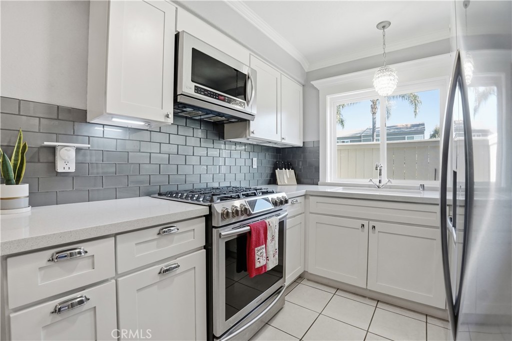 2911 S Fairview Street C