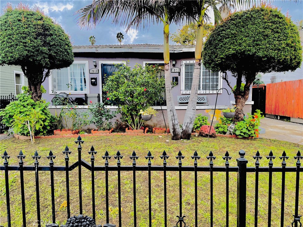 3968 3970 S Hobart Boulevard