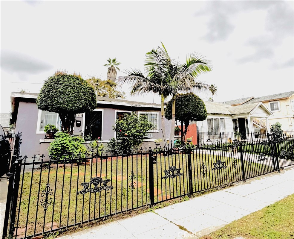 3968 3970 S Hobart Boulevard