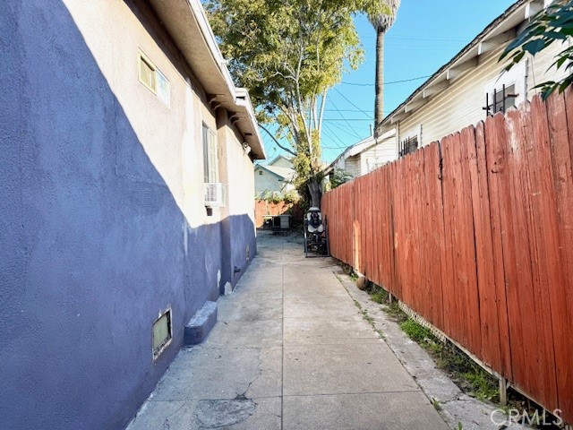3968 3970 S Hobart Boulevard