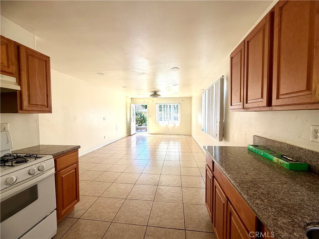 3968 3970 S Hobart Boulevard