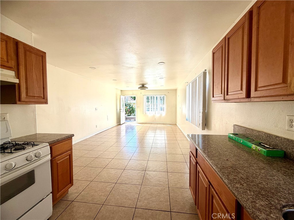 3968 3970 S Hobart Boulevard