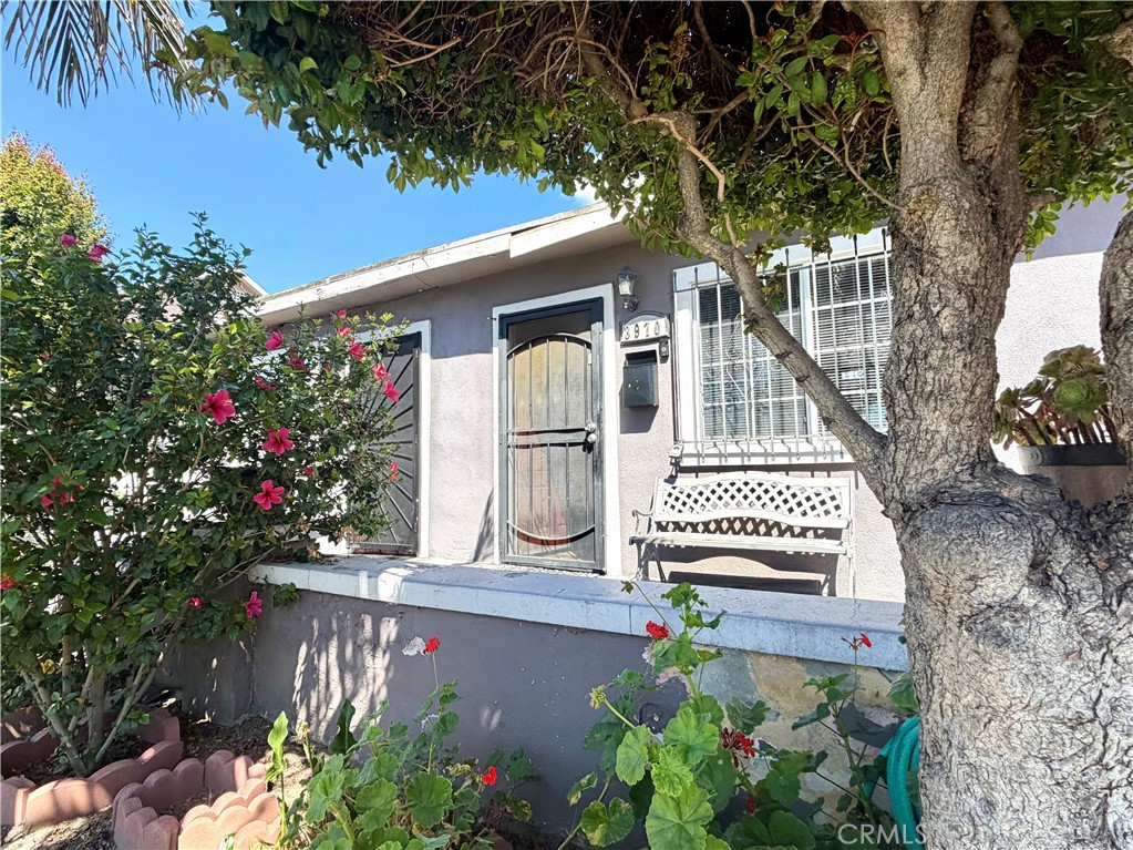 3968 3970 S Hobart Boulevard
