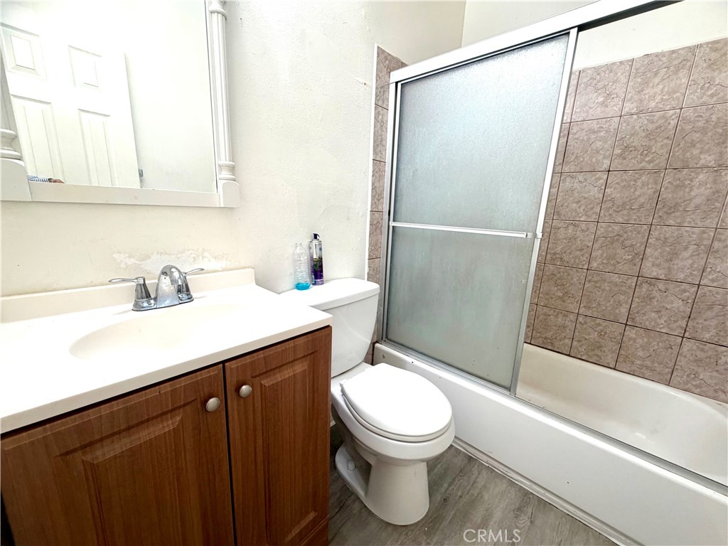 3968 3970 S Hobart Boulevard