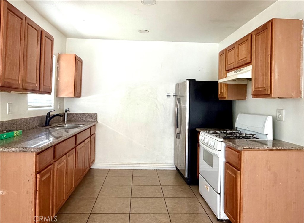 3968 3970 S Hobart Boulevard