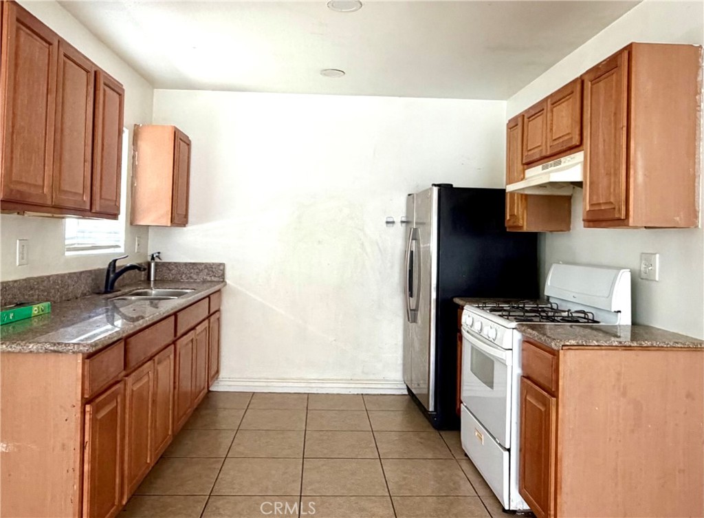 3968 3970 S Hobart Boulevard