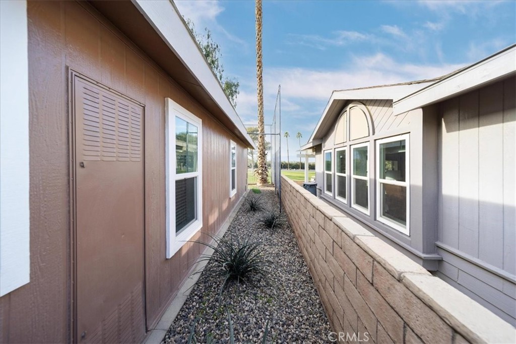 35493 Sand Rock